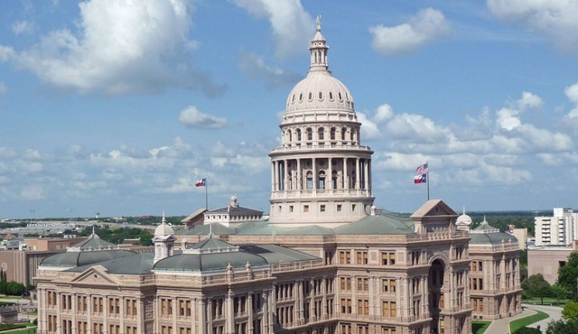 Downtown Austin, Westgate Tower, Capitol View, Weekly Cleaning, 30 Day Rental