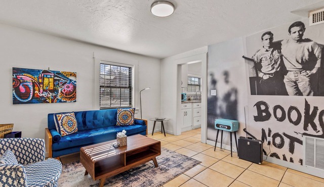 Downtown Blue Bungalow w/Fully Fenced Yard, AC, W/D, 3 Smart TVs, Den, Fast WiFi