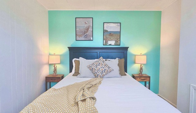 Downtown Bridgewater Suite near River and Trails