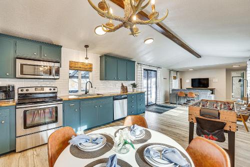 Downtown Cascade Vacation Rental < 1 Mi to Lake!