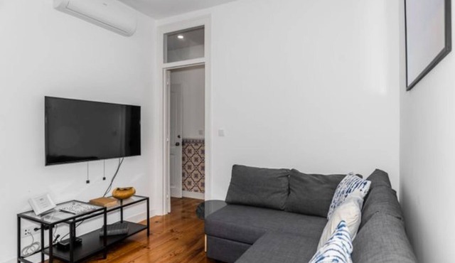 Downtown Castle and River View Apartment