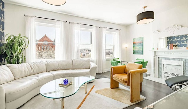 Downtown Cincinnati Stay | Rooftop Patio + Parking