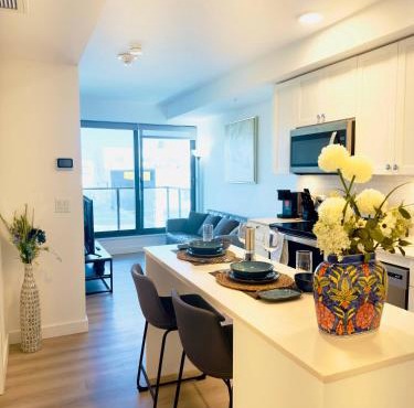 Downtown Condo, Stylish Comfy