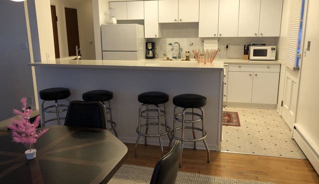 Downtown Duplex Upper with garage