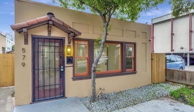 Downtown Gem: 2BR Historic Spanish Bungalow Short Walk to SJSU + Parking