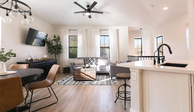 Downtown Gilbert 3BR | Monthly | Pool