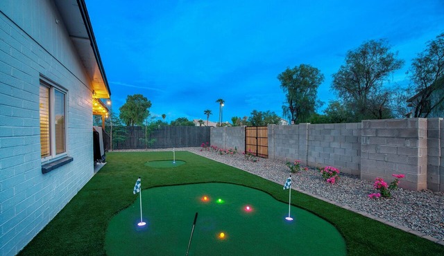 Downtown Gilbert Hot Tub Glow Golf Game Room Sleeps 12