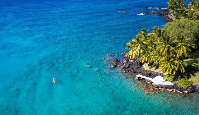 Downtown Hilo Tropical 3-BR w/A/C near Beaches