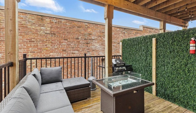 Downtown Indy with Fire Pit and Free Parking