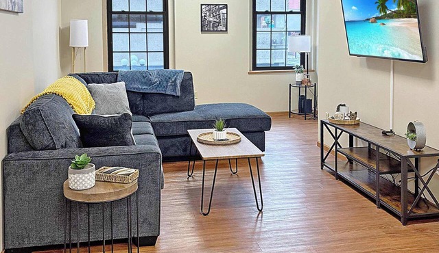 Downtown La Crosse 3-Bedroom Apartment