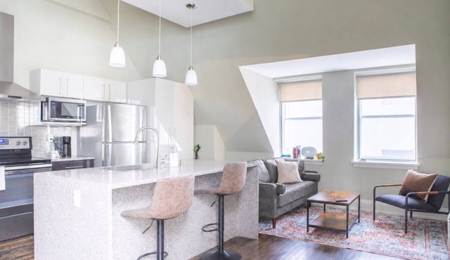 Downtown Luxury 1BR Loft