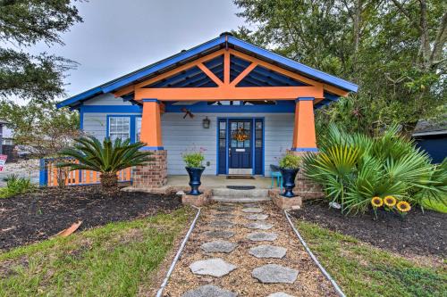 Downtown Ocean Springs Duplex w/A/C 1 Mi to Beach