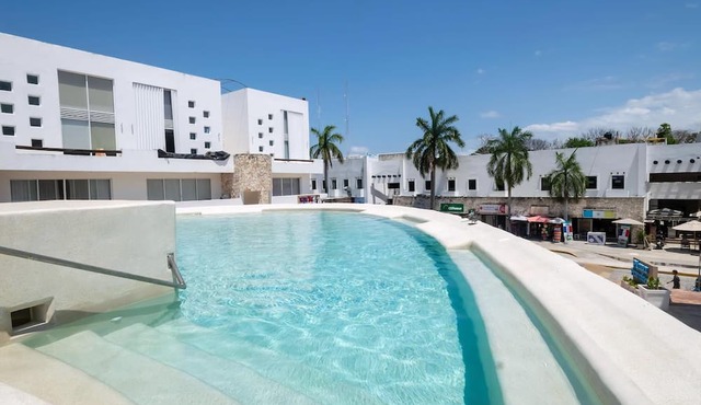 Downtown Pool | Steps to Beach & Vibrant 5th ave