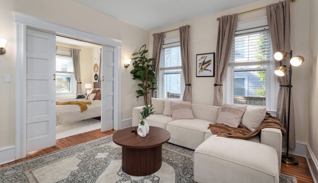 Downtown Princeton Haven 1BR Fast WiFi