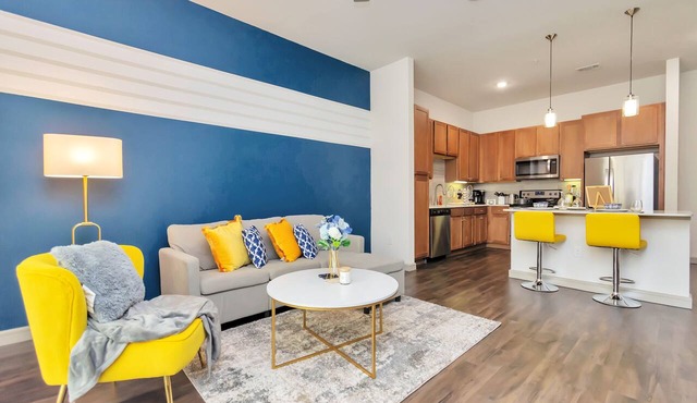 Downtown Retreat Near Attractions W Free Parking