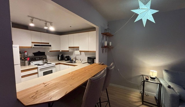 Downtown Retreat – Studio + included parking