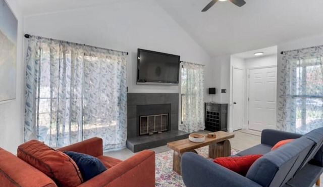 Downtown Round Rock Home Near Dining & Parks