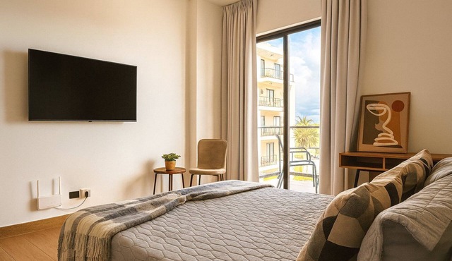 Downtown Studio w/Pool, Gym, WiFi – by Yellowkey