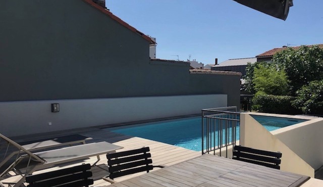 Downtown Toulouse house with pool