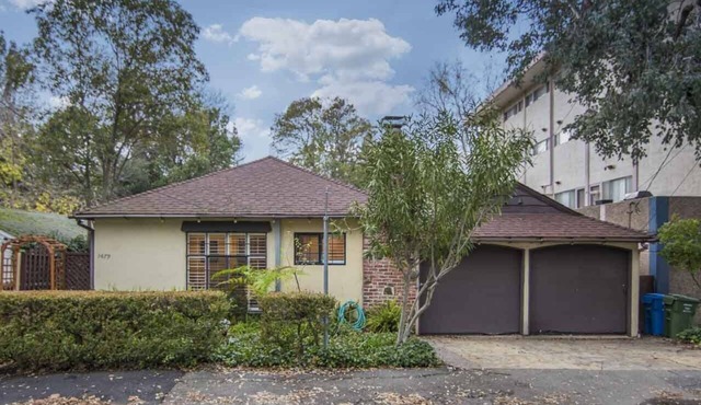 Downtown Walnut Creek Executive Retreat with Garage