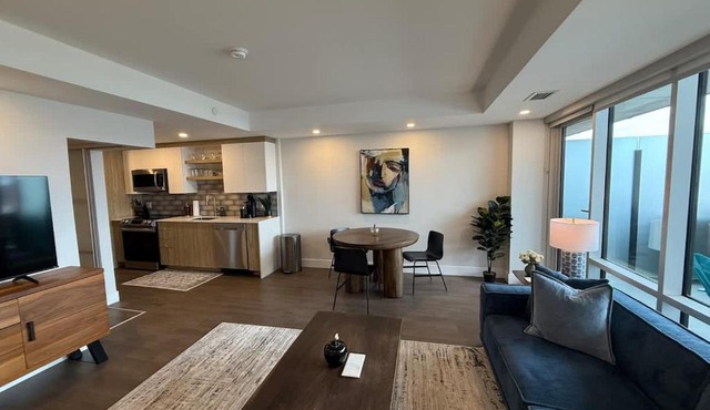 Downtown Waterfront 1 Bedroom with AC and Gym