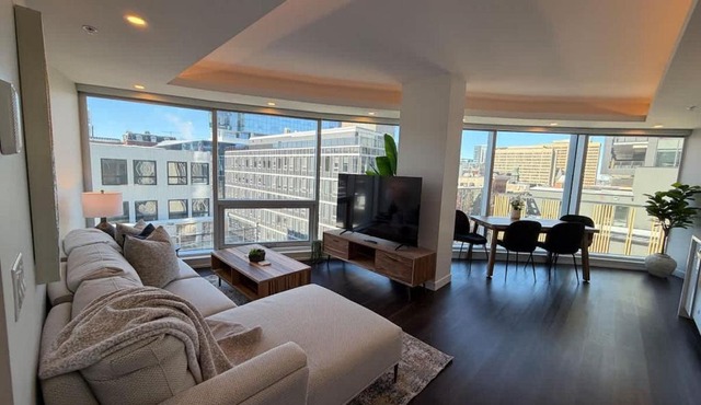 Downtown waterfront 2 BR and 2 Bath with 6 appliances