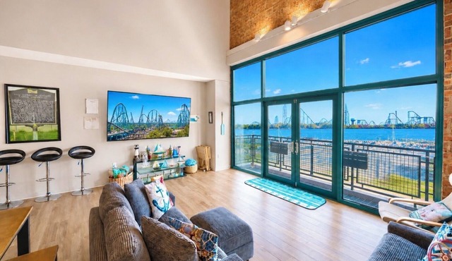 Downtown Waterfront Stunning Views of Cedar Point!