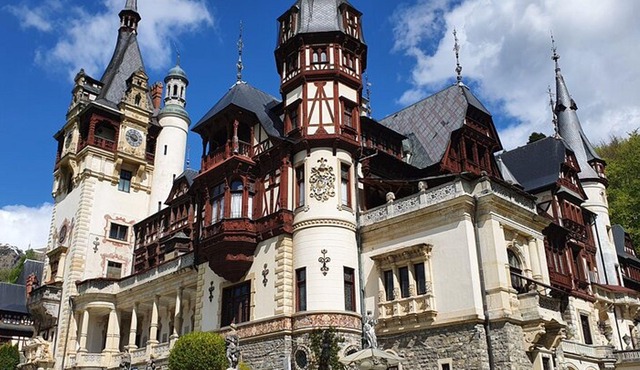 Dracula Castle, Peles and Transylvania, Premium Private Tour