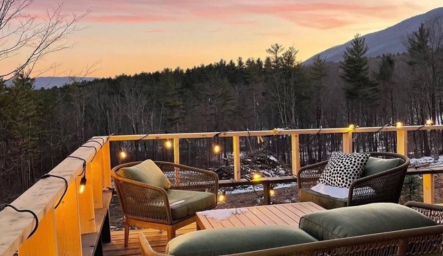 Dragonfly Cottage -Luxurious Mountain View A-Frame -quiet street close to town.