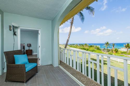 Dramatic views from this spacious 1bd 1bth