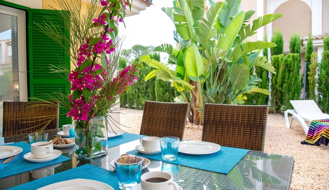 Dream holidays in Mallorca near the sea, pool area, free WiFi