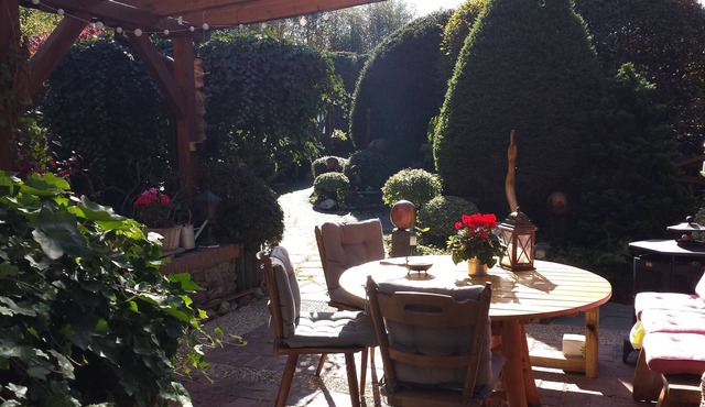 Dream house with fireplace, indoor pool and sauna on 2.000 m² large forest property