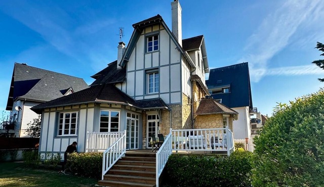 Dream villa 50 meters from the beach!