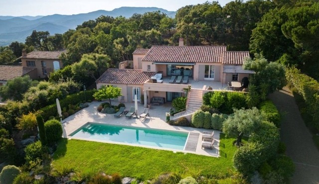 Dream villa with spectacular views of the Gulf of Saint-Tropez