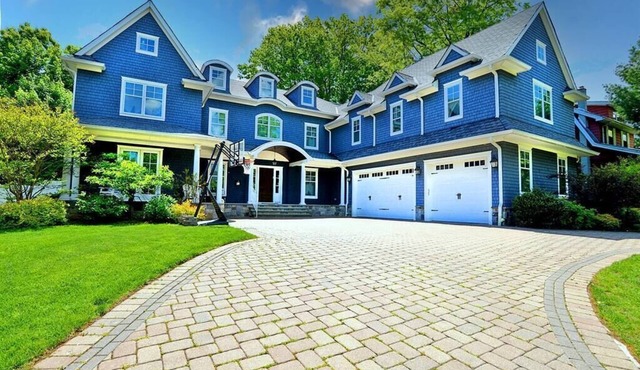 Dream World Cup Summer Vacation Home in NJ - Sleeps 20!