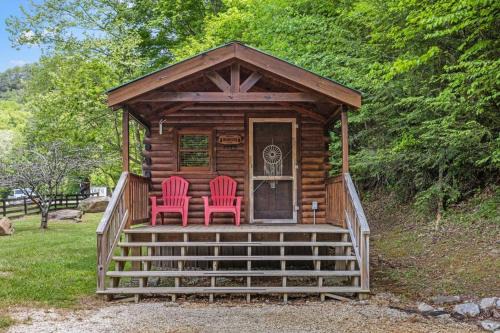Dreamcatcher- Firepit, WiFi, Private Hiking