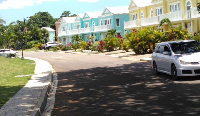"DREAMS COME TRUE" is the Condo on Little Bay you are looking to enjoy!