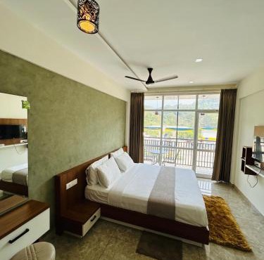 Dreamwagon hotel lakkidi