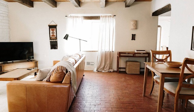 Dreamy Adobe Home: A Peaceful Retreat 1-6 Guests