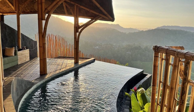 Dreamy Cliffside Bamboo Villa with Pool and View
