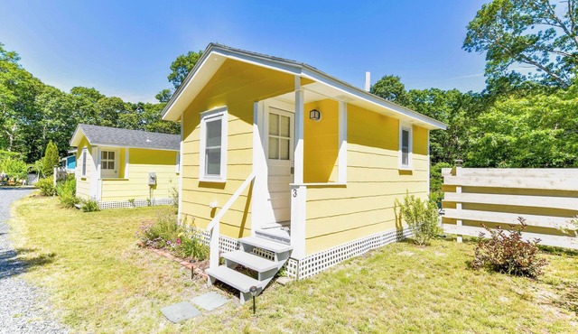 Dreamy Cottage for Two! Close to Beaches!
