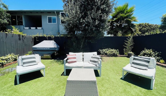 Dreamy Farmhouse in Studio City