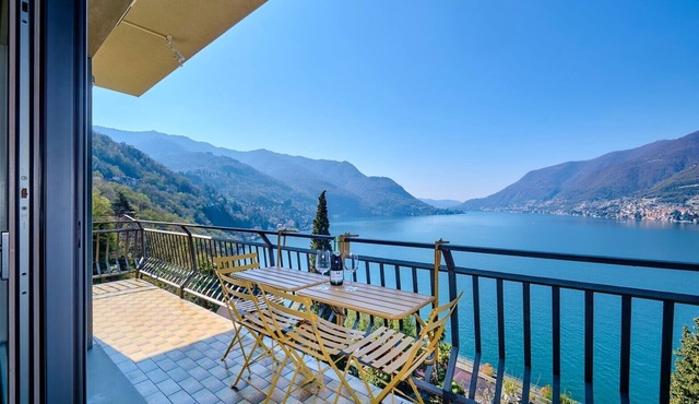 Dreamy Lakeview Mornings Await!