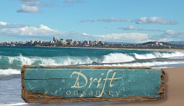Drift - Artistic retro beach inspired house