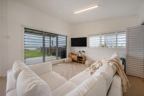 Driftaway- Absolute Beachfront- Stone Real Estate Yamba