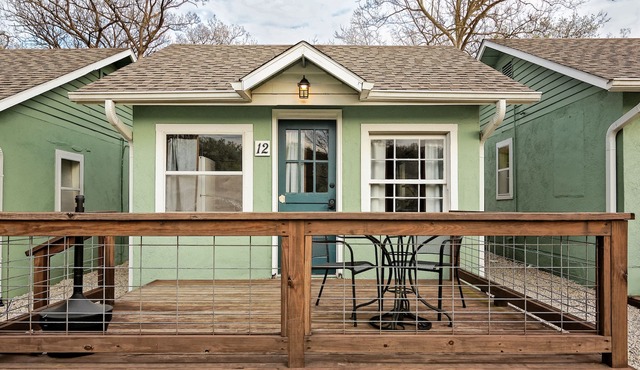 Driftwater Resort Cabin #12 with Lake Taneycomo Access & Pool!