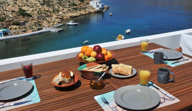 Droufakos’ home, Lux seafront apartment w. View