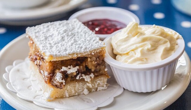 Dublin: Small-Group or Private Food Tasting and Walking Tour
