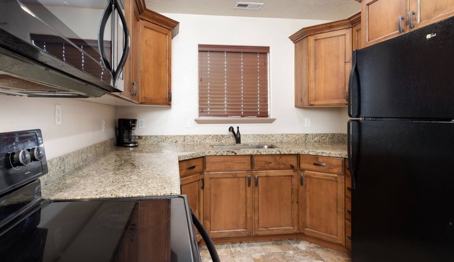 Duchesne Suites - Resort Style Town Home Suite