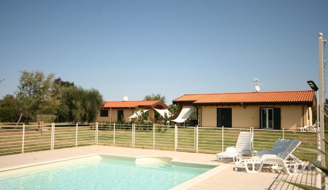 Due casette con Piscina